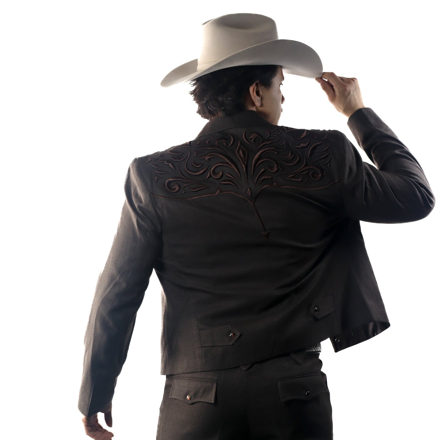 Traje Caporal Toledo Café Bordado Hojas