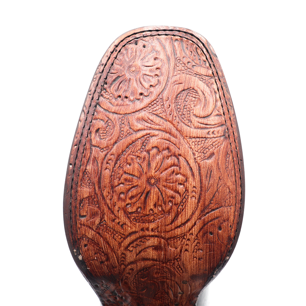 Alaska Cuello Toro Negro Cuadrada