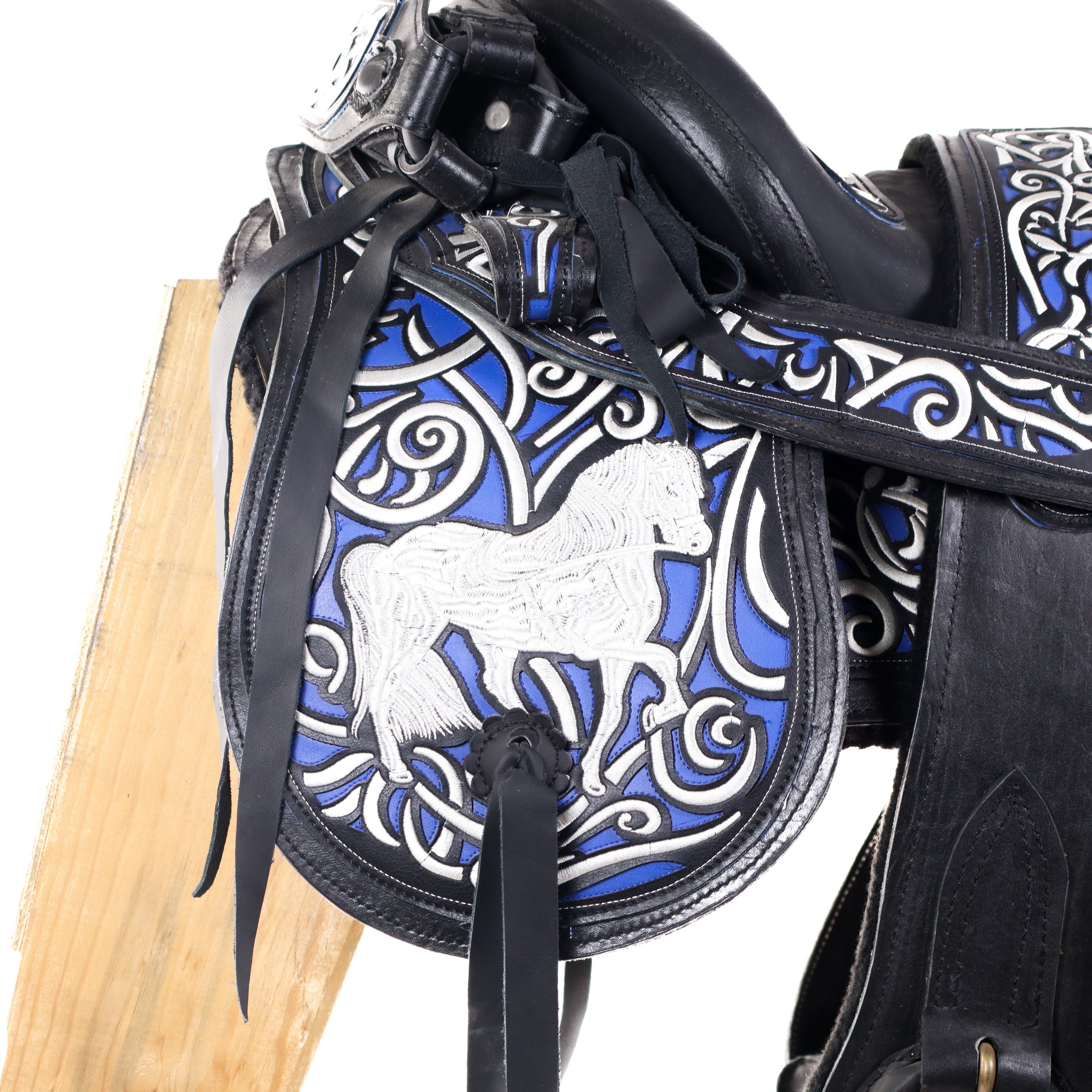 Ducktail Charro Saddle 16" - Black and Blue | Horse