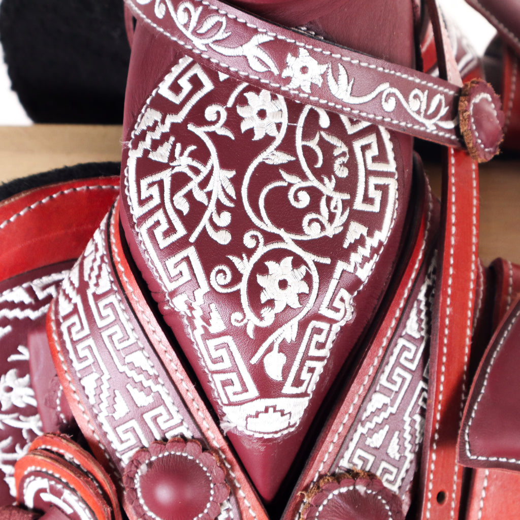 Charro Saddle 16" - Red | Horse Q2