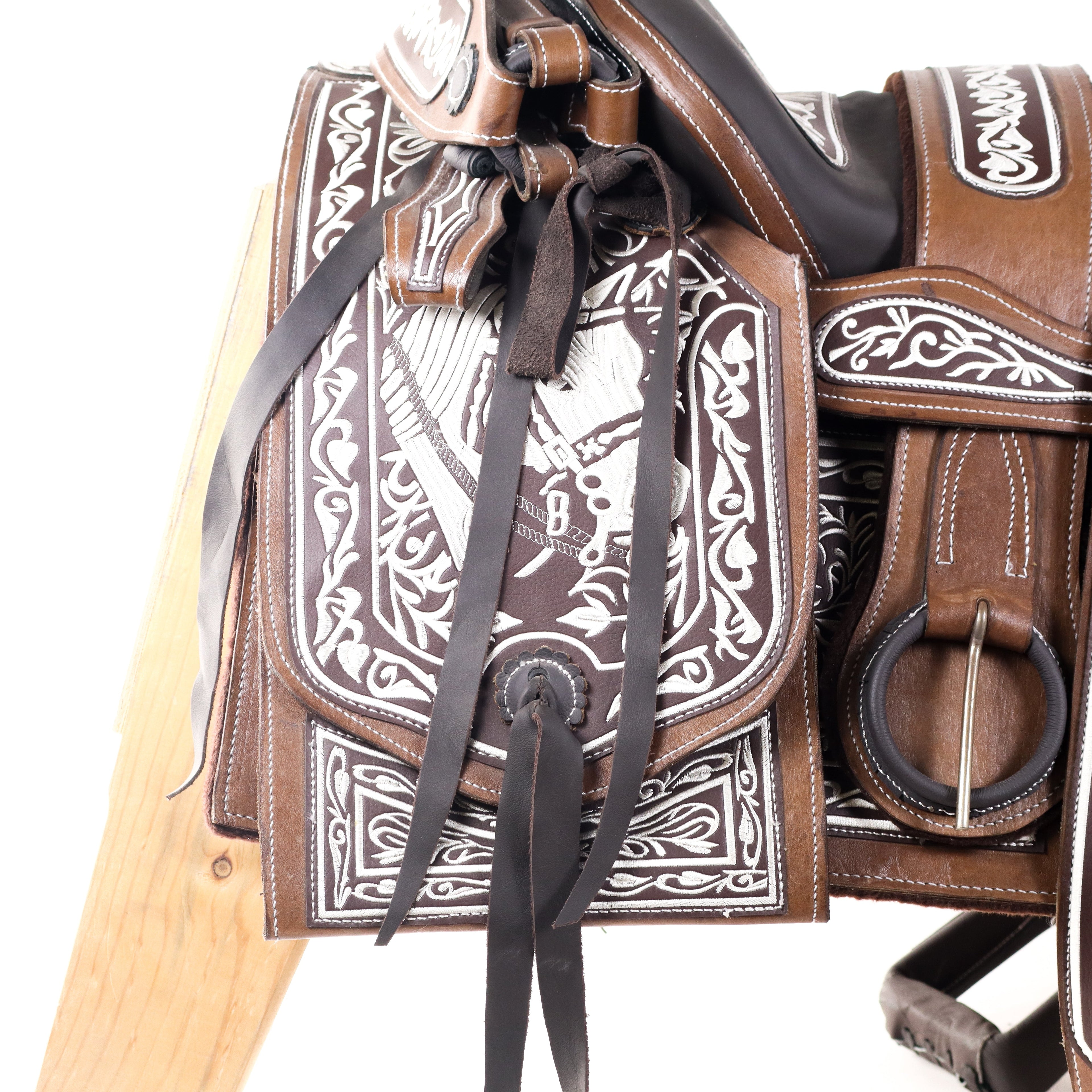 Charro Saddle 16" - Brown | Horse and Flowers Q2