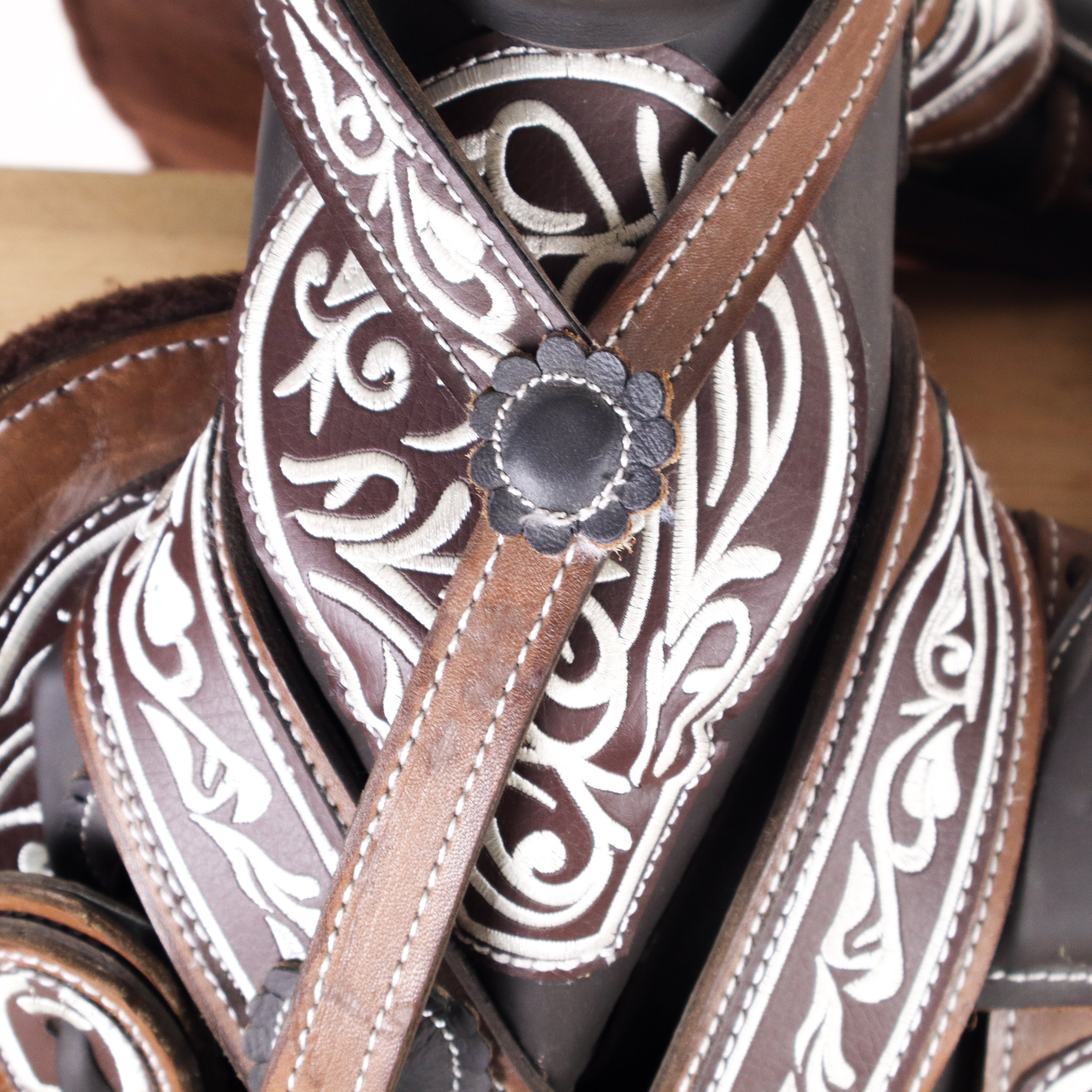 Charro Saddle 16" - Brown | Horse and Flowers Q2