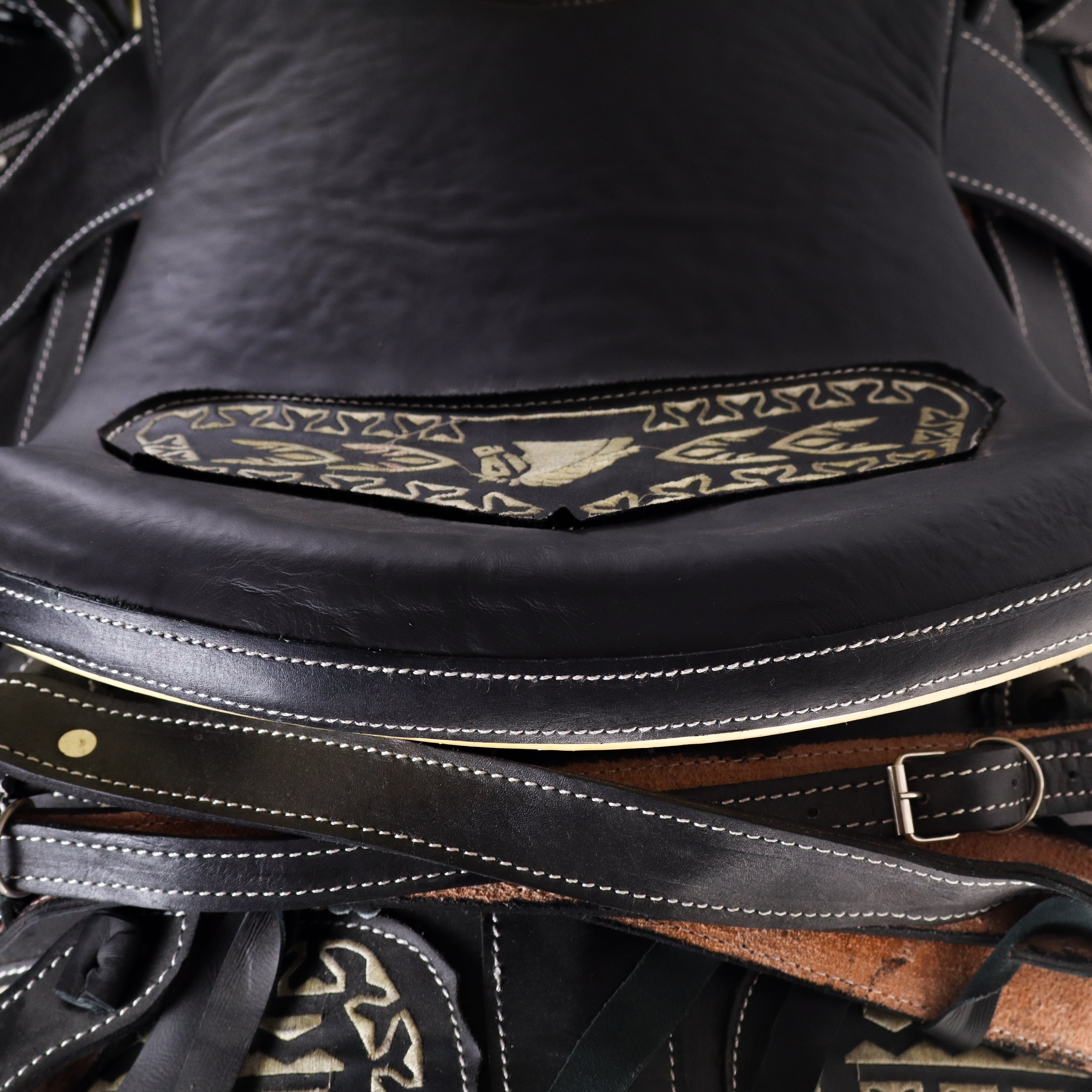 Charro Saddle 16" - Black | Horses Q1