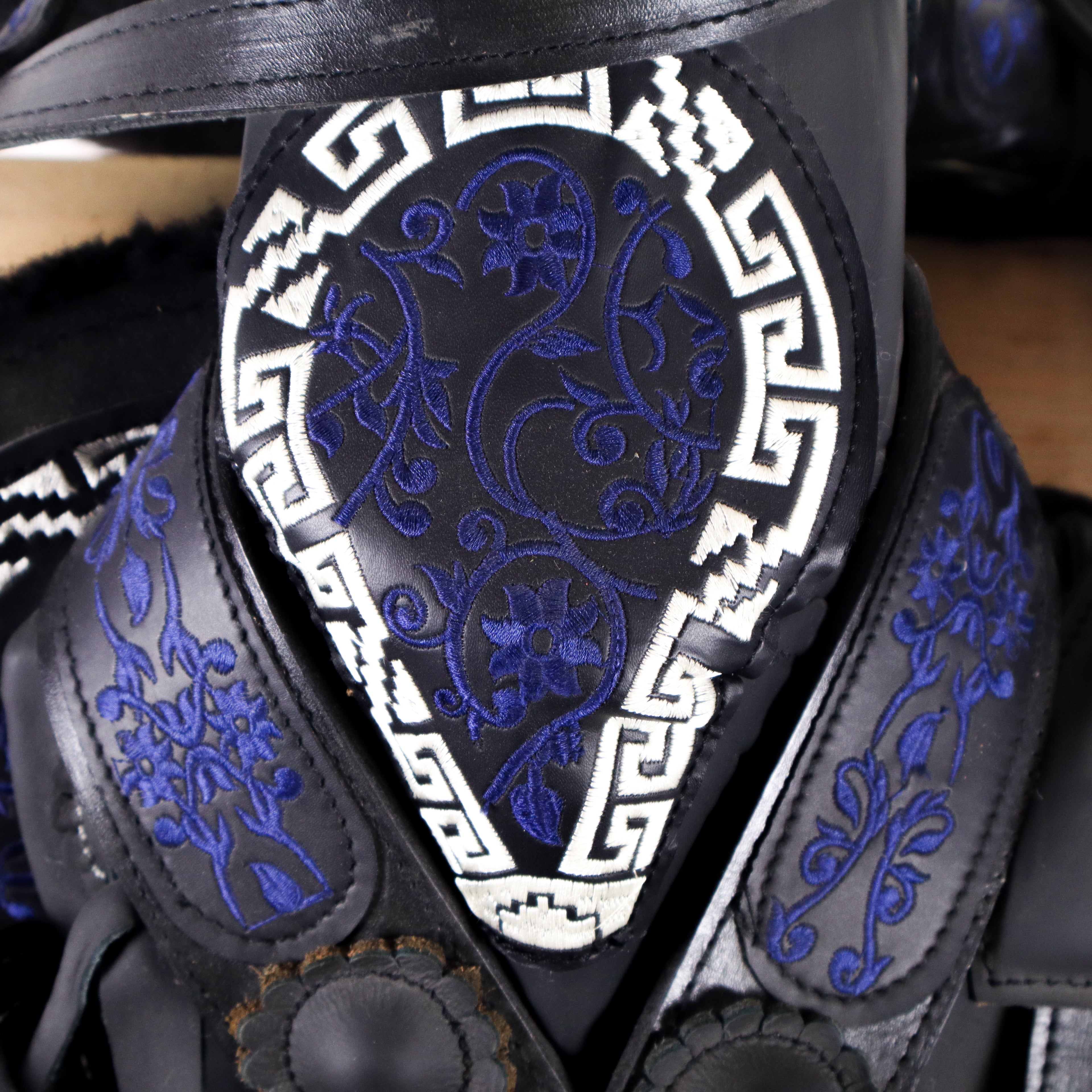Charro Saddle 16" - Black and Blue | Horse Q2
