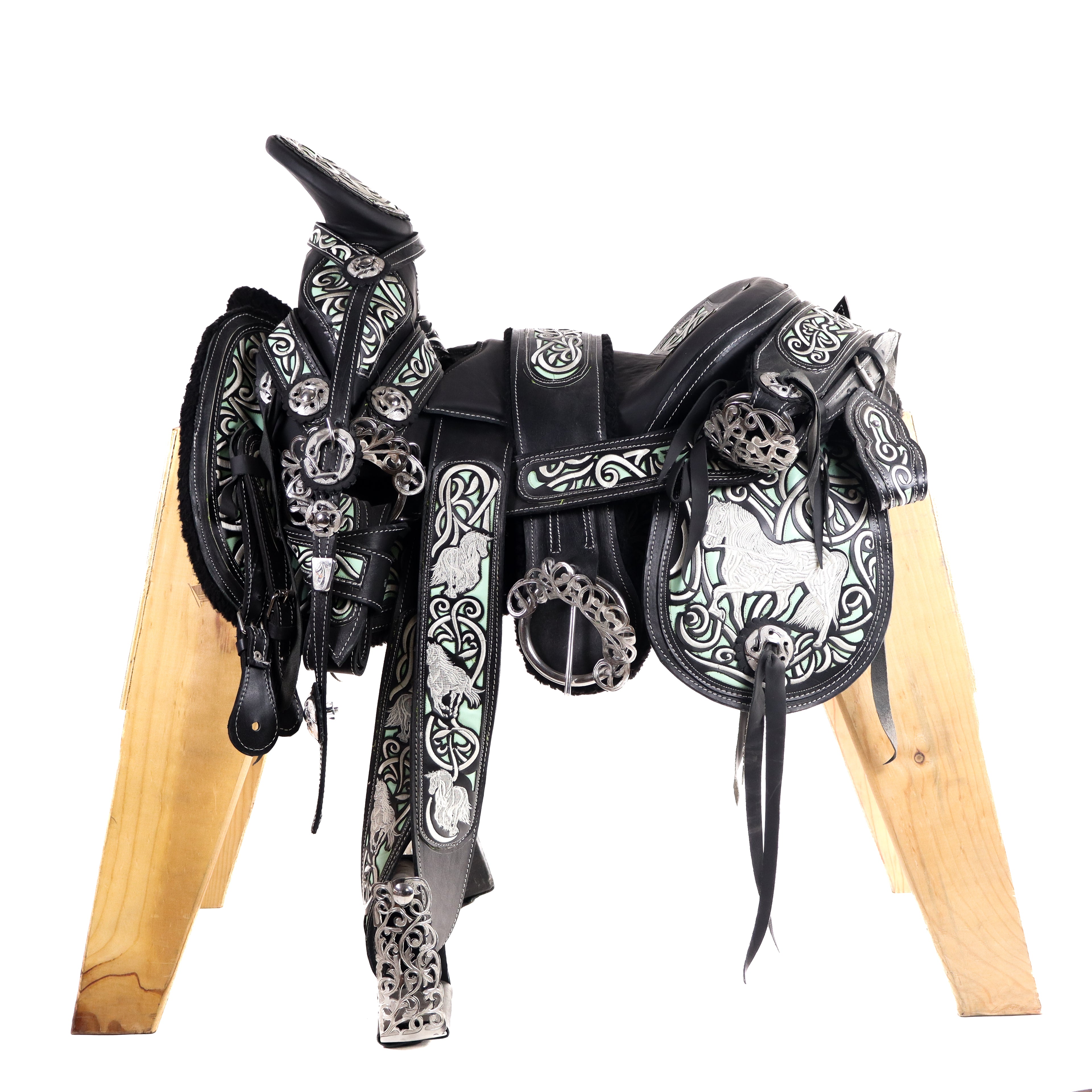 Ducktail Charro Saddle 16" - Black and Pistacchio | Horse Q3