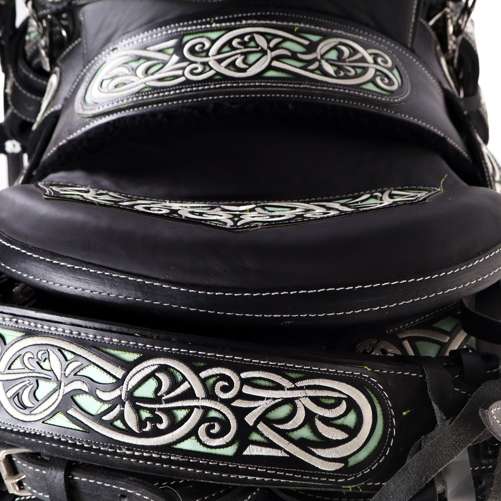 Ducktail Charro Saddle 16" - Black and Pistacchio | Horse Q3