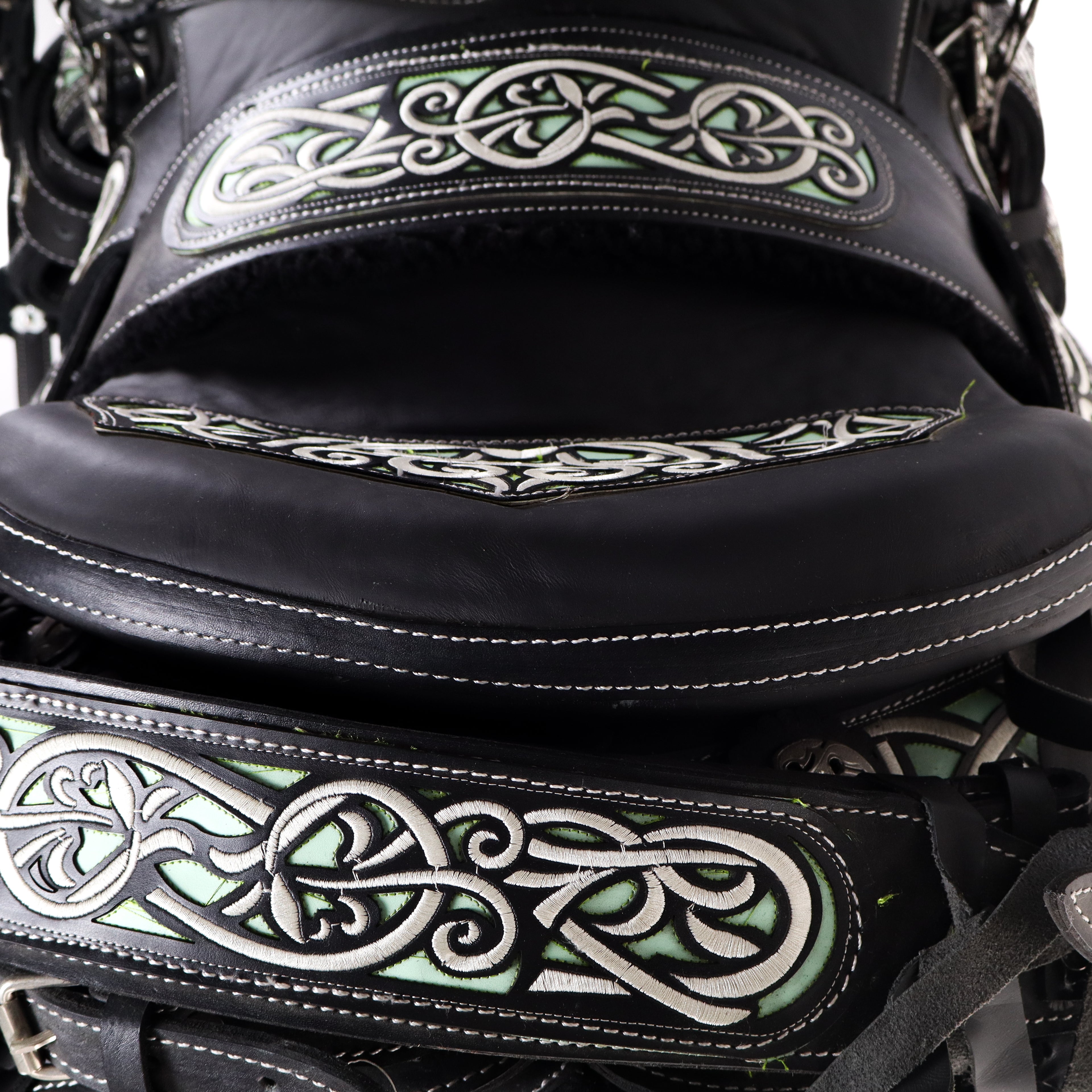 Ducktail Charro Saddle 16" - Black and Pistacchio | Horse Q3