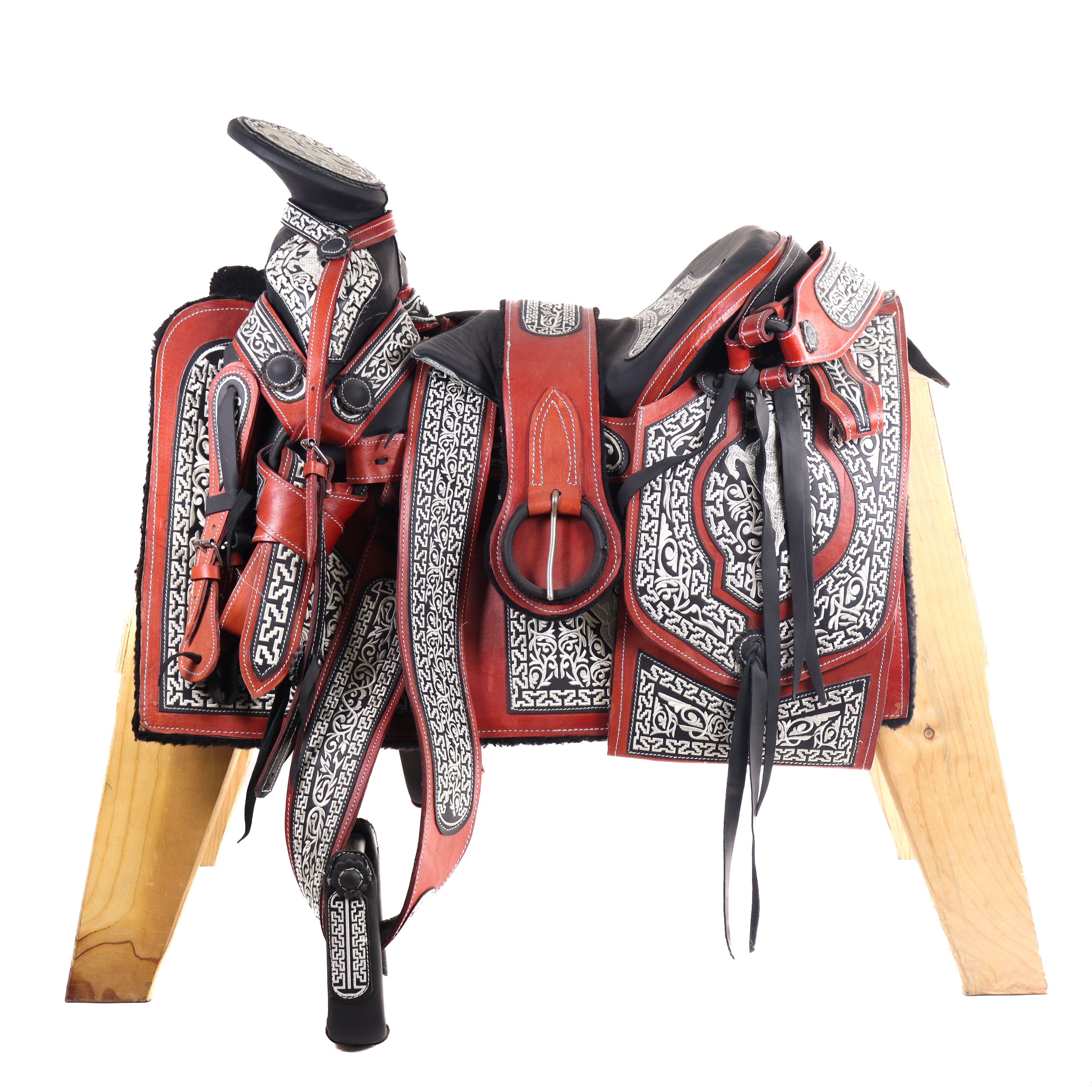 Charro Saddle 16" - Red and Black | Horse Q2